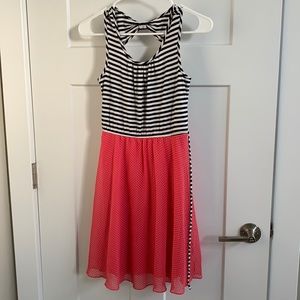 💗 Girls dress with string to tie in back